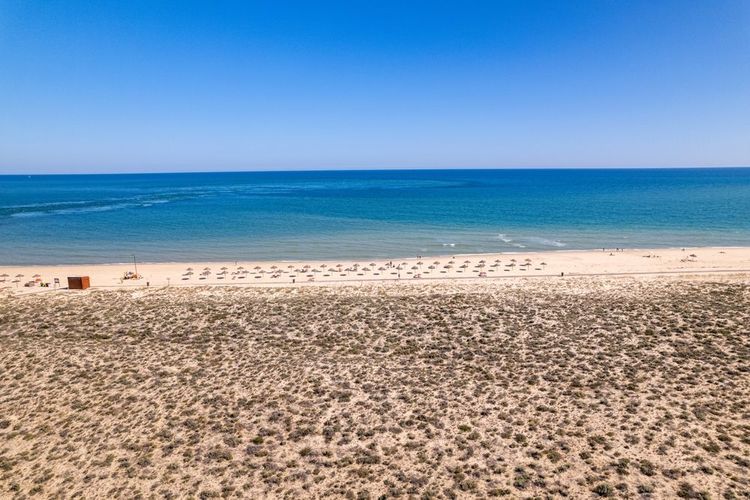 Plage d'Ilha Ddserta, l'une des îles-barrières qui protègent le parc naturel de Ria Formosa