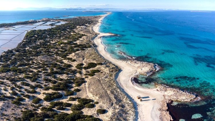 Vue aérienne sur la plage de Llevant