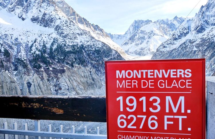 Panneau à Montenvers indiquant l'altitude
