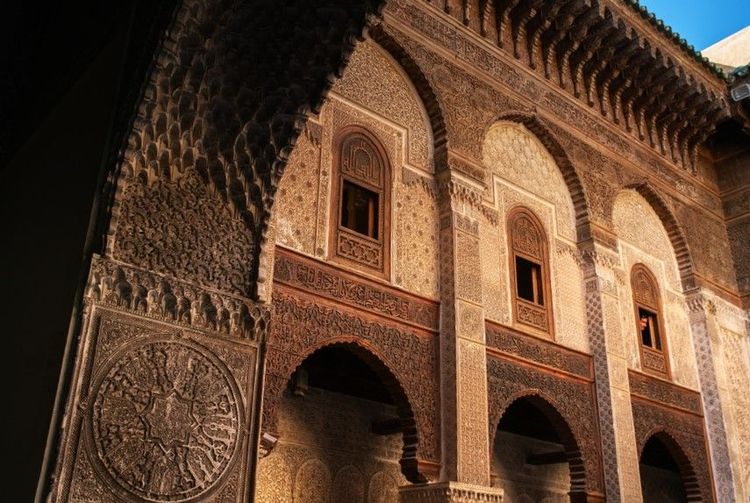 Derrière cette façade se cache la plus ancienne bibliothèque au monde encore en activité