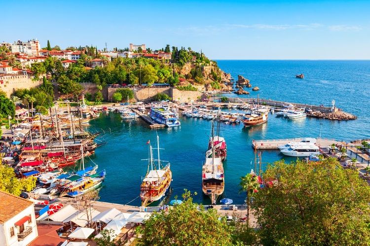 Embarquez pour un voyage à travers le temps dans la vieille ville d'Antalya : Kaleiçi