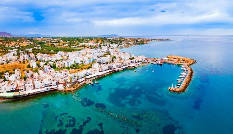 Le port d'Hersonissos.