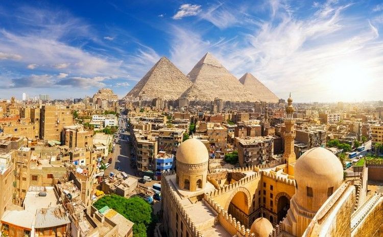 À la conquête des Pyramides de Gizeh, merveilles de l'Ancien Monde