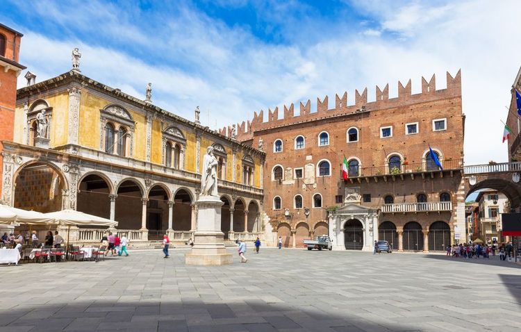 La Piazza dei Signori, Vérone