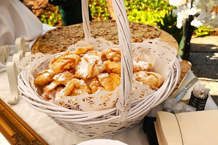 Krostule, pâtisseies dalmates qu'on mange à Split