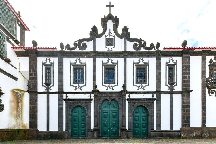 Plongée dans l'histoire et la richesse du Musée Carlos Machado de Ponta Delgada