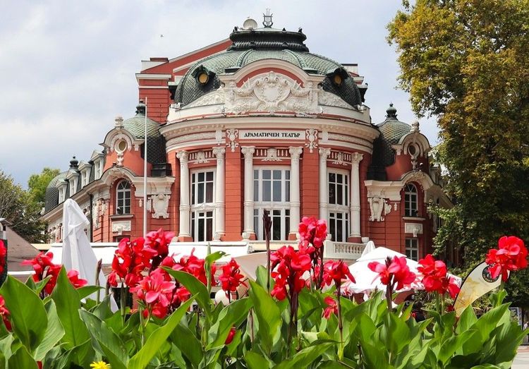      Le Theâtre Dramatique "Stoyan Bachvarov"
