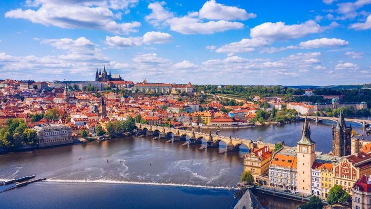Vue sur la Vieille Ville de Prague et Pont Charles