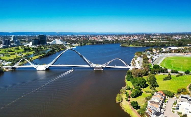 Le pont Matagarup enjambant la Swan River