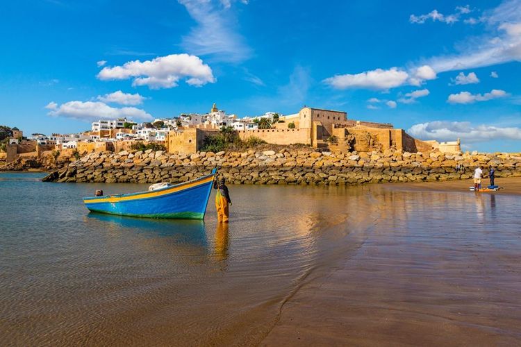 Vue sur Rabat depuis le littoral Atlantique.