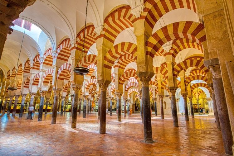 Intérieur de la cathédrale de La Mezquita, Cordoue, Espagne 