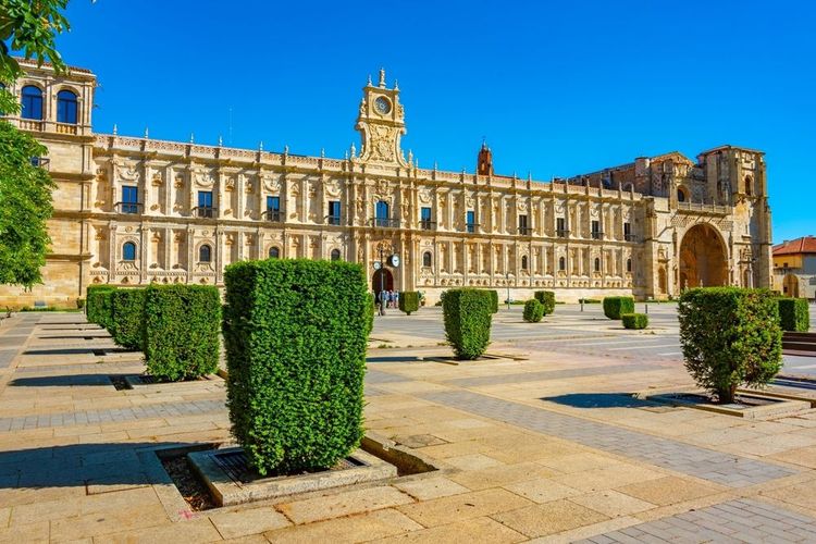Le sublime parador de Leon, dans la ville du même nom, comarque de Tierra de León