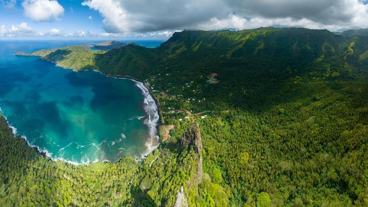 vallée de HATIHEU sur l'île de Nuku Hiva dans l'archipel des Marquises en Polynésie française