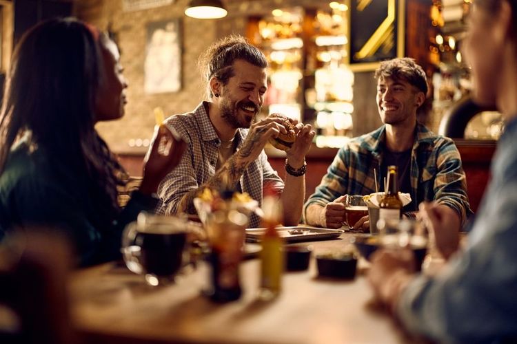 Contrairement aux pubs, on mange dans les brasseries irlandaises