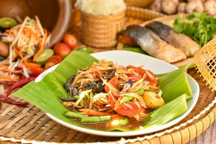 Riz chiche, salade de papayes, Som Tam 