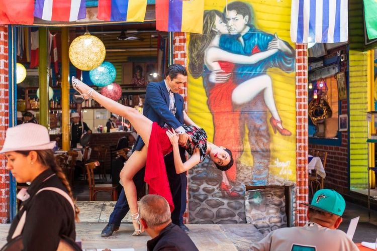  Tango dans le quartier de Caminito, Buenos Aires, Argentine