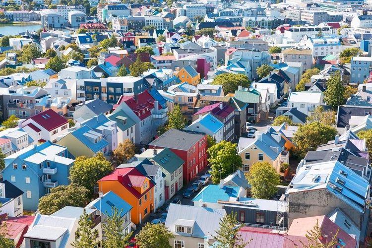Les maisons en bois coloré de la zone portuaire