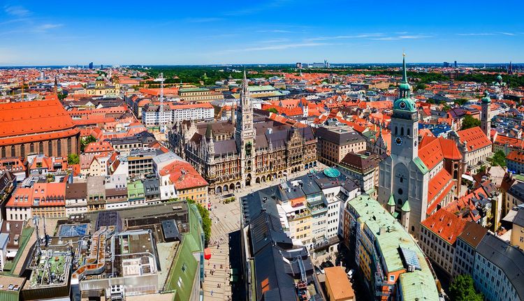 Vue aérienne sur la Marienplatz, en plein centre ville