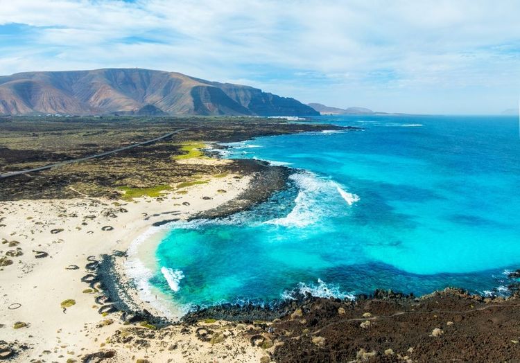Vue aérienne d'une plage de Lanzarote