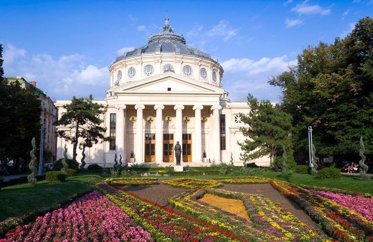 Piata george enescu, la salle de concert de l'athénée roumain