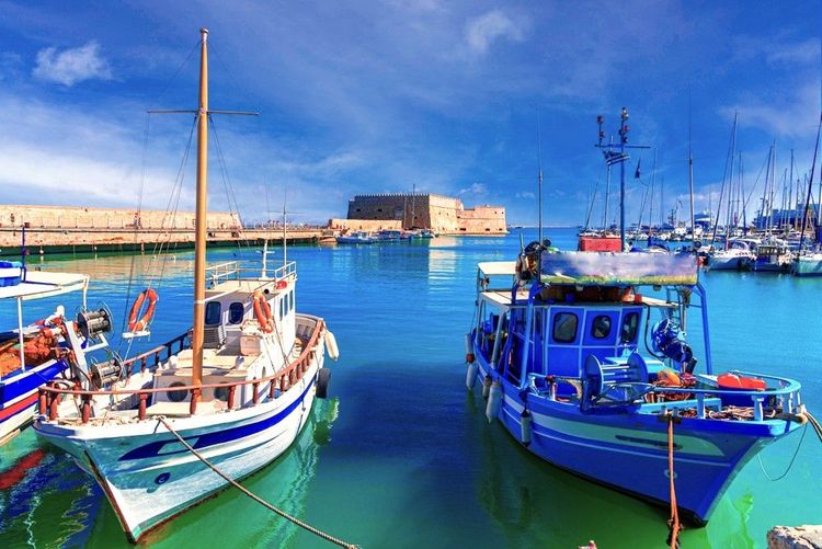 Promenades le long du port d'Héraklion, entre histoire et beauté