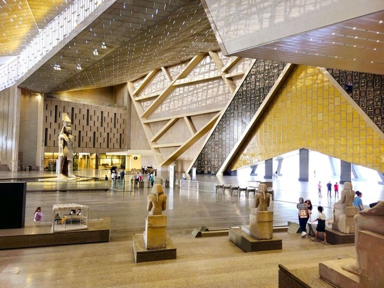 Vue de l'intérieur du Grand Musée Égyptien du Caire