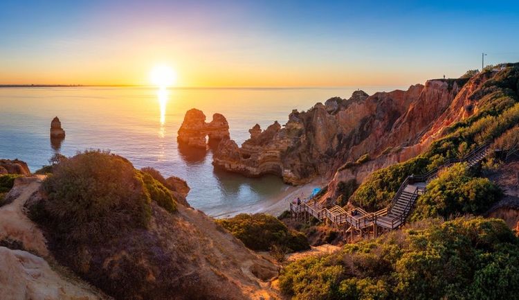 La plage de Camilo à Lagos, Algarve, Portugal.