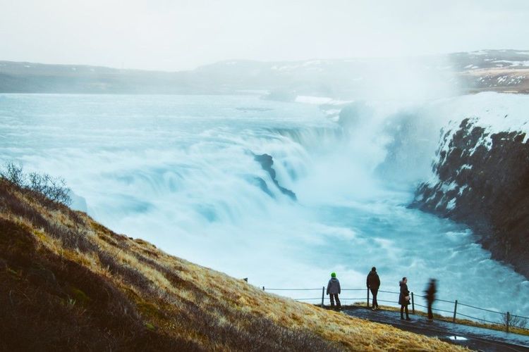 On vient de toute l'Islande pour admirer le spectacle tonitruant de la nature