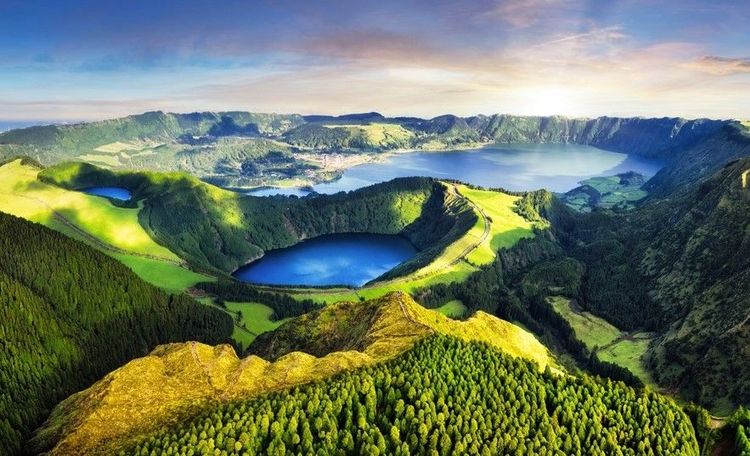 Les lacs volcaniques mystérieux de São Miguel aux Açores