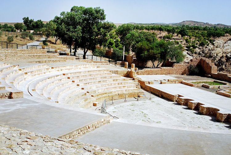 Le théâtre romain, tout à l'Est du site