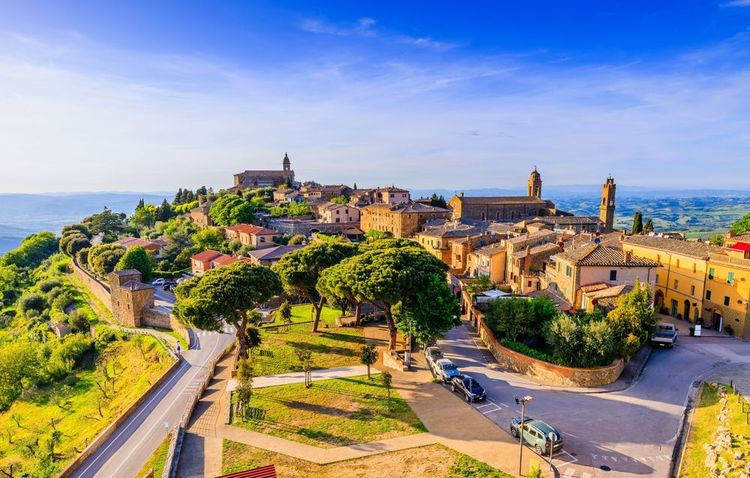 La ville médiévale de Montalcino