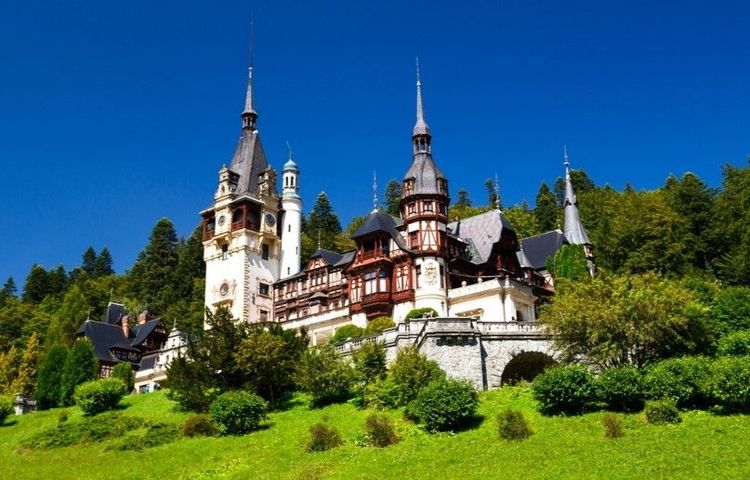 Le château Peles dans la ville de Sinaia