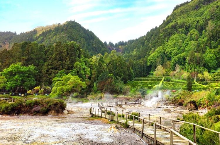 Les trésors cachés des sources thermales de Furnas aux Açores