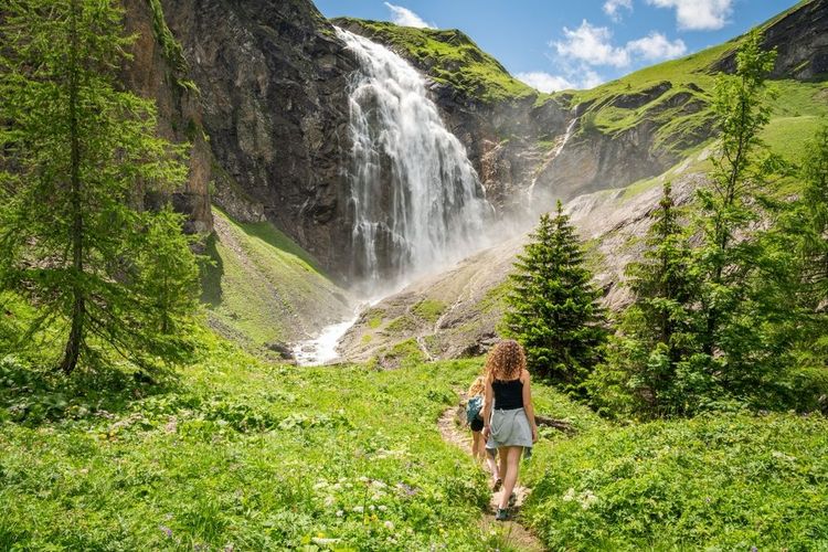 a cascade d'Engstligen en Suisse, en été.
