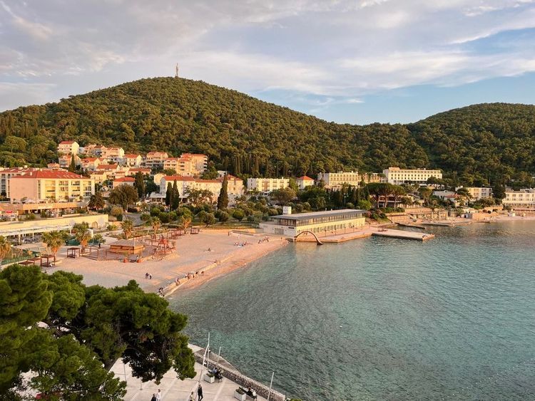 La plage de Lapad