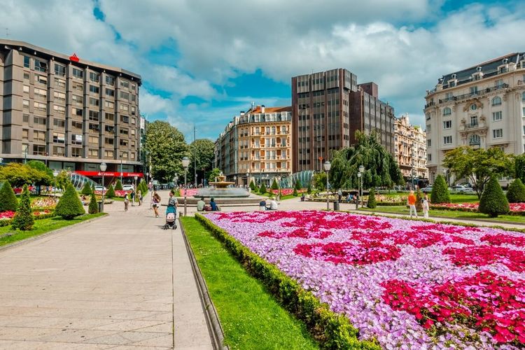 Gran Via traversant Bilbao, près de son Conseil Général