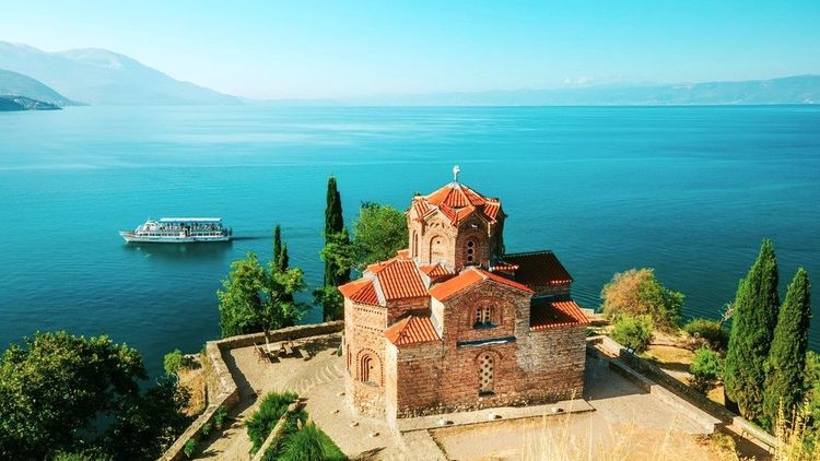 Église Saint-Jean de Kaneo sur le lac Ohrid