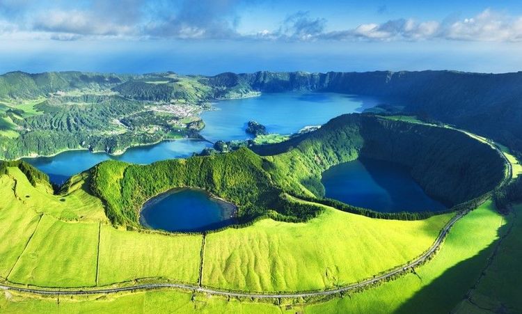 les cratères du volcan Sete Cidades