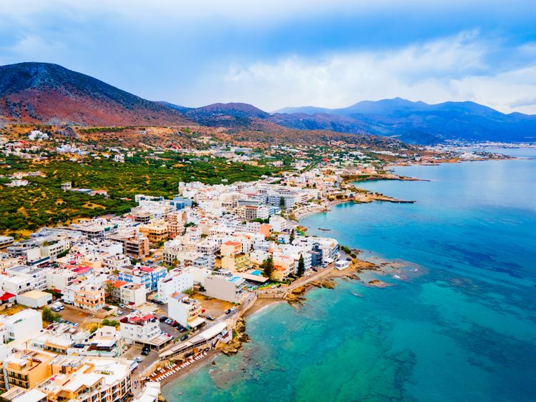 Vue panoramique aérienne de la ville d'Hersonissos