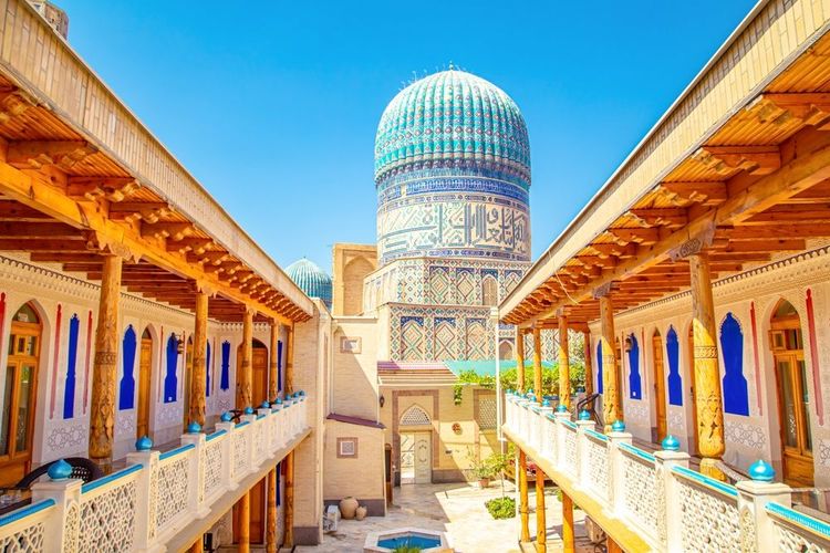 La cour d'une ancienne madrasa dans la vieille ville de Boukhara. Boukhara, Ouzbékistan