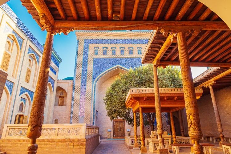 Ancienne madrasa dans la vieille ville de Khiva