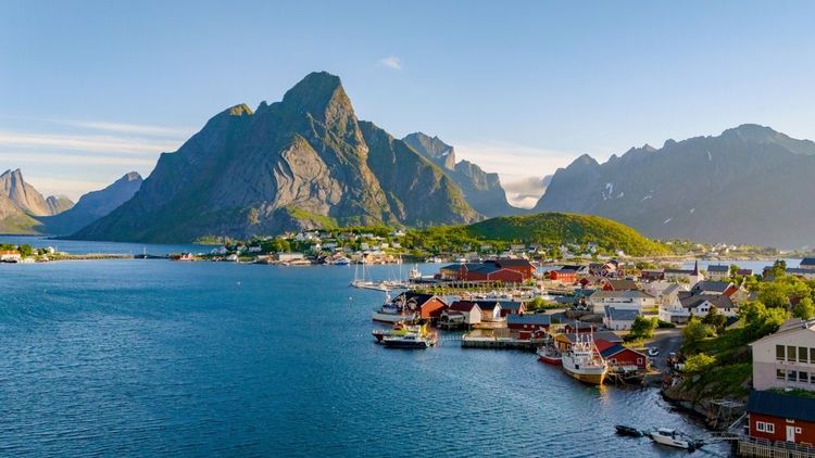  Le village Reine en Norvège