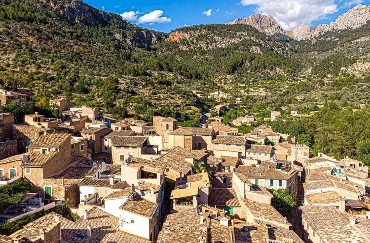 Les montagnes et sentiers autour de Fornalutx invitent à la promenade