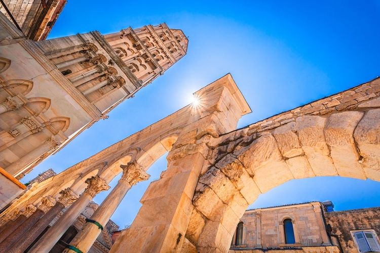 Le péristyle du palais de Dioclétien, Split