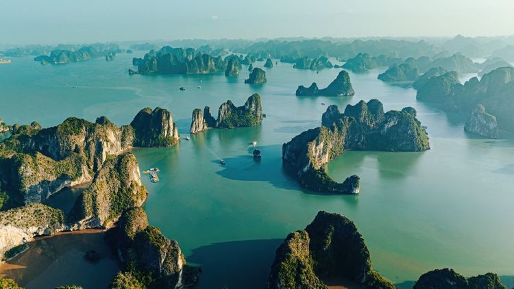 La baie d'Halong, Vietnam, Asie du Sud-Est