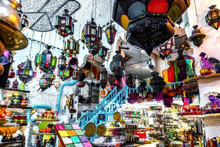 Boutique dans le souk de la médina de Sousse