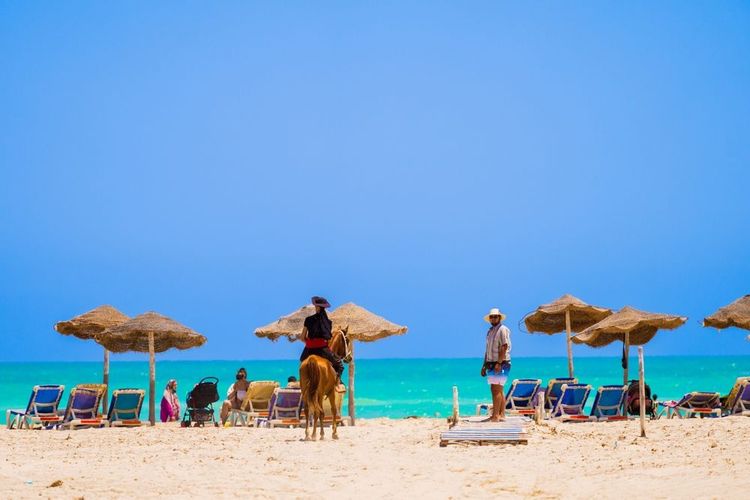 Une plage aménagée à Djerba.