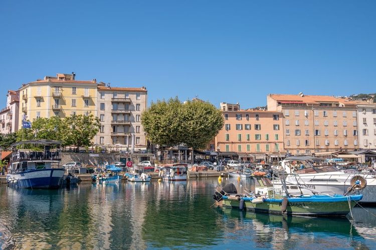 Le port d'Ajaccio.