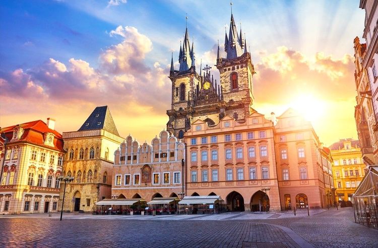 Notre-Dame-de-Tyn sur la place de la Vieille-Ville, à Prague
