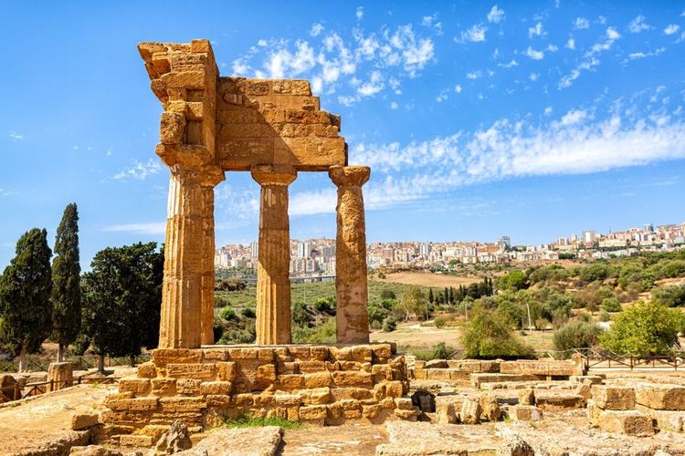 Le temple de Castor et Pollux (Temple des Dioscures)
